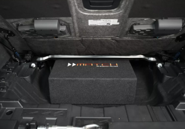 Cабвуфер Match Audio в багажник автомобиля